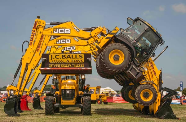 Dancing Diggers DSC 0416