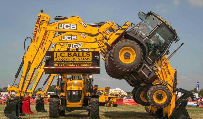 Dancing Diggers DSC 0416