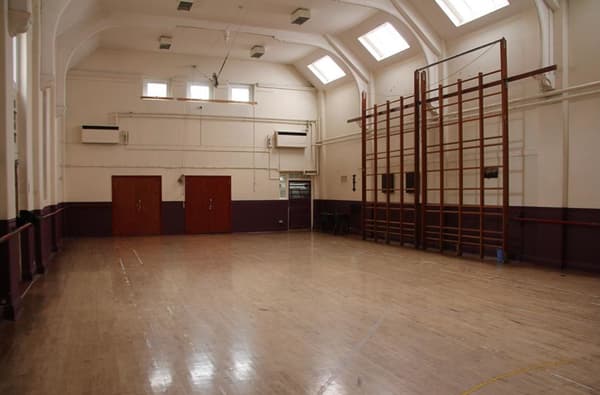Gym a 8330144