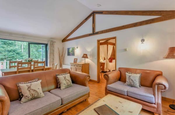 LP6434 Gardeners Family Premier interior20 800 2 2105031497