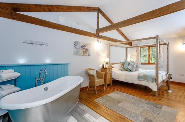 Lodge13 170619 01 Copy 1492879399