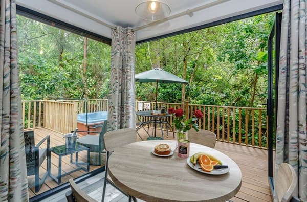 Lodge13 170619 04 2081158190