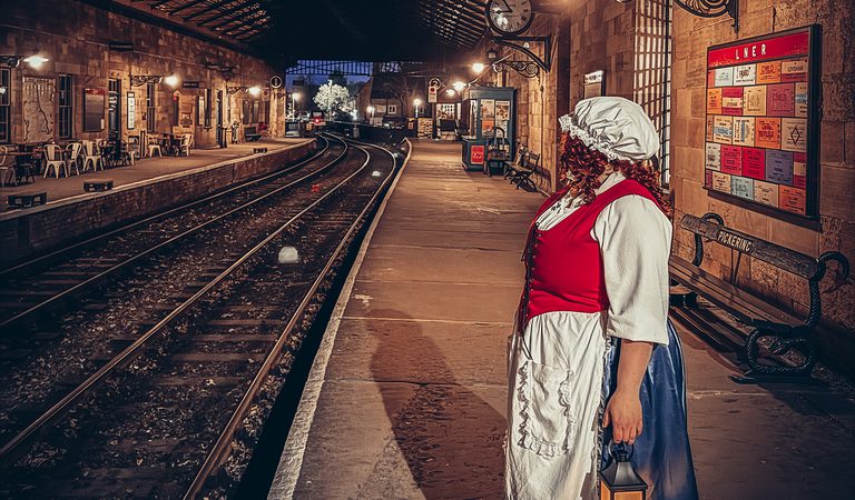 Mad Alice Station 4 3