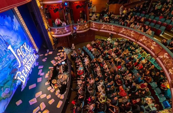 Main Image HT 740983309