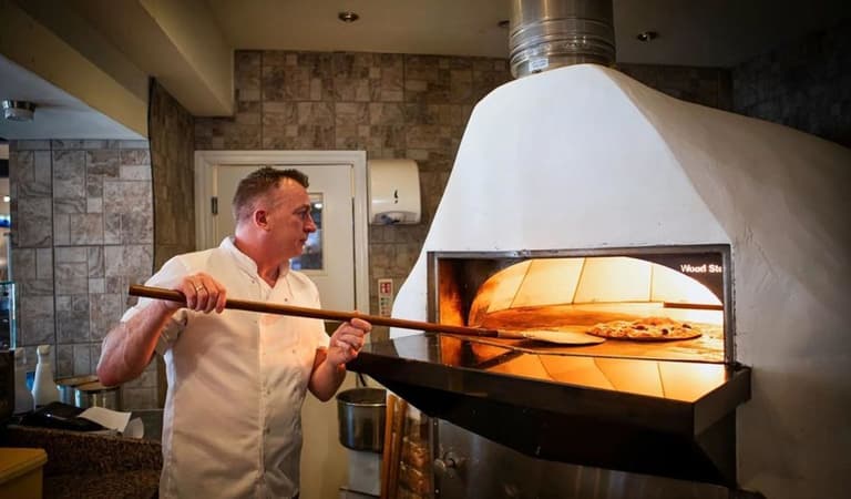 Manor Court Hotel 144 pizza oven 1920w 729657982