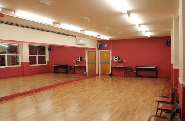 Rehearsal Studio d 176760366