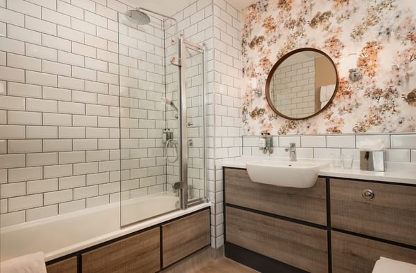 The Harrogate Inn bathroom