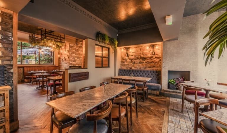 Threes A Crowd interior