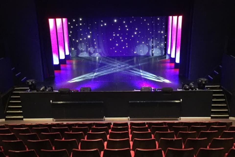 Auditorium 1729765933