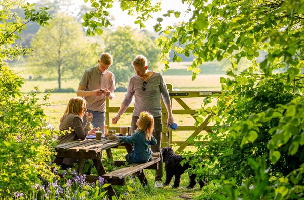 R Family picnic at Kiplin