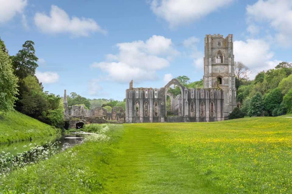 Charlotte Gale Fountains Abbey Fullsize 6618 1 min