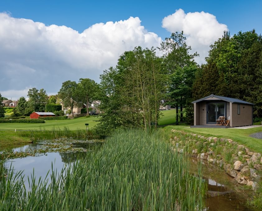 4 exterior 2 pahse pods 1