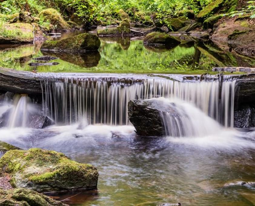 Falling Foss 810 1 4572 R 1